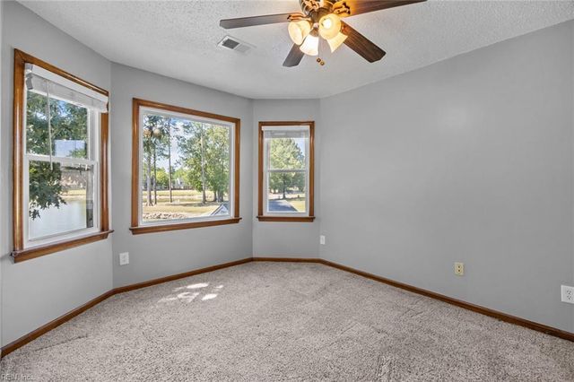 1041 Rolling Point CT, Virginia Beach, VA 23456