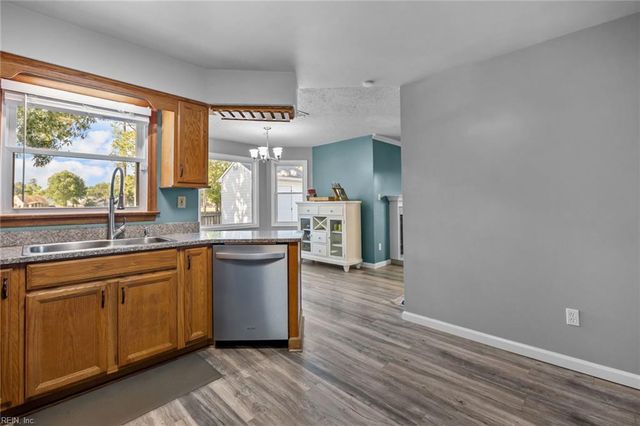 1041 Rolling Point CT, Virginia Beach, VA 23456