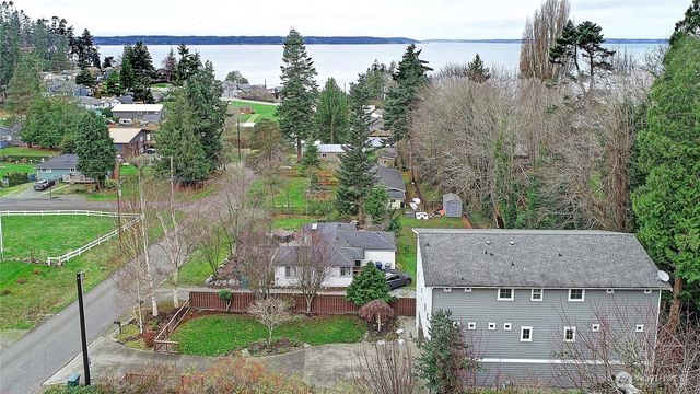 902 Madrona Beach Road, Camano Island, WA 98282