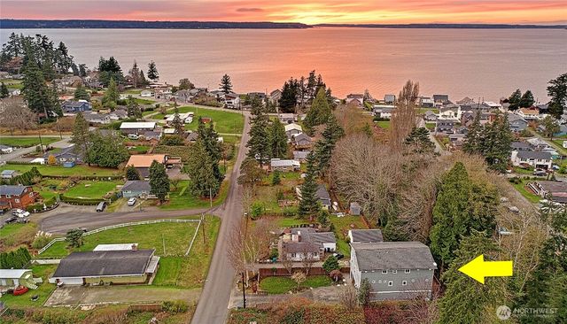902 Madrona Beach Road, Camano Island, WA 98282
