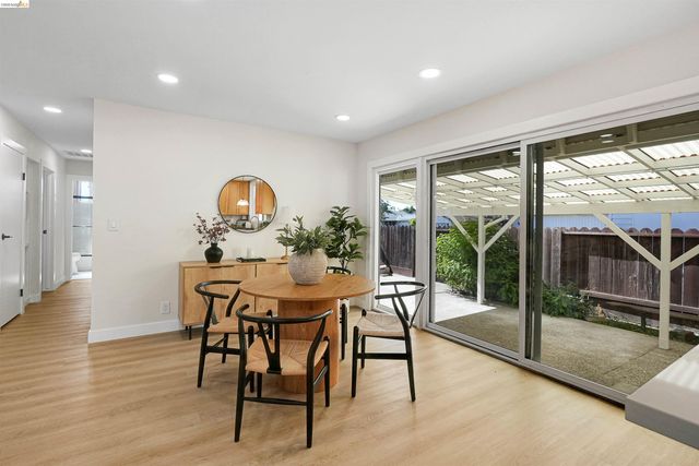 31871 Kennet St, Hayward, CA 94544