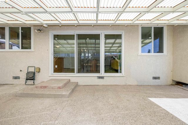 31871 Kennet St, Hayward, CA 94544