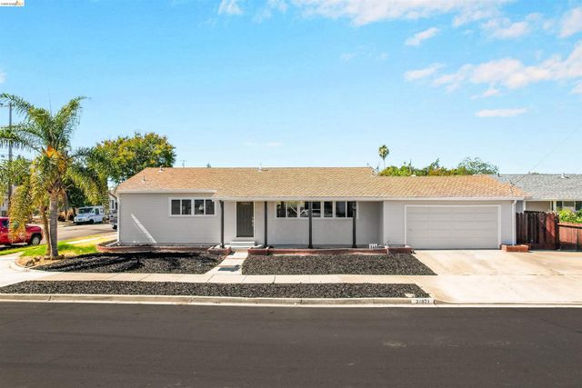 31871 Kennet St, Hayward, CA 94544