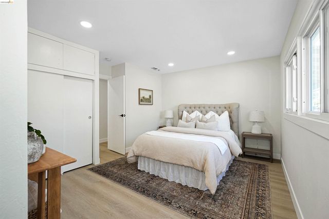 31871 Kennet St, Hayward, CA 94544