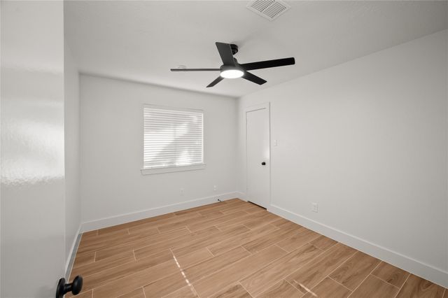 303 Knoll Forest Drive, League City, TX 77573