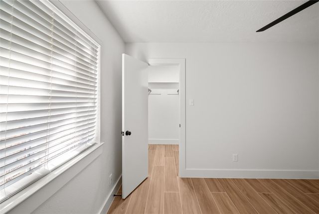 303 Knoll Forest Drive, League City, TX 77573