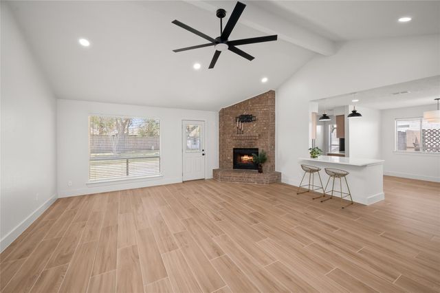 303 Knoll Forest Drive, League City, TX 77573