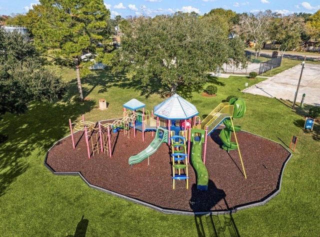 303 Knoll Forest Drive, League City, TX 77573