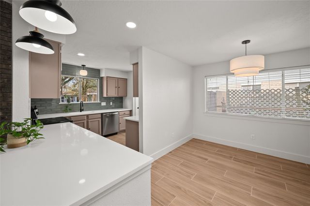 303 Knoll Forest Drive, League City, TX 77573