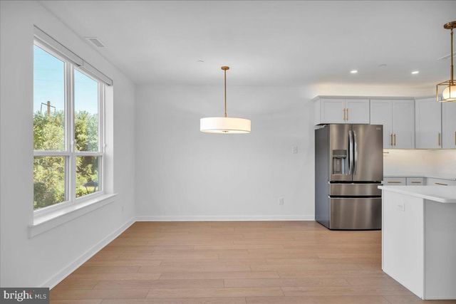 904 RIVERPLACE DR, Conshohocken, PA 19428