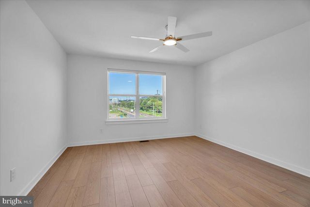 904 RIVERPLACE DR, Conshohocken, PA 19428