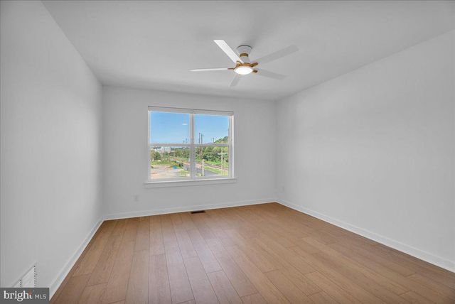 904 RIVERPLACE DR, Conshohocken, PA 19428