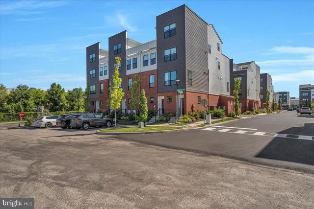 904 RIVERPLACE DR, Conshohocken, PA 19428