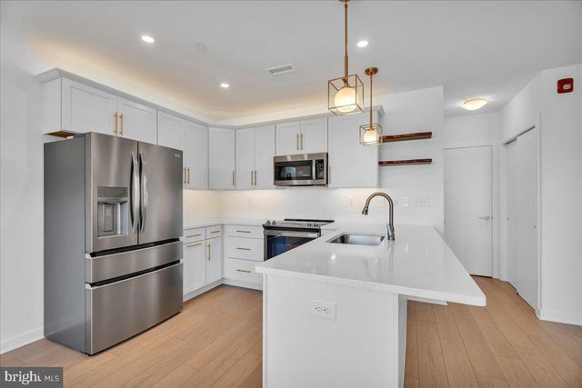 904 RIVERPLACE DR, Conshohocken, PA 19428