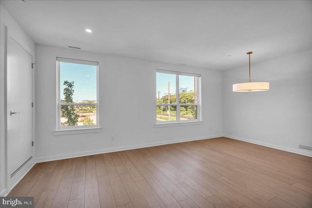 904 RIVERPLACE DR, Conshohocken, PA 19428