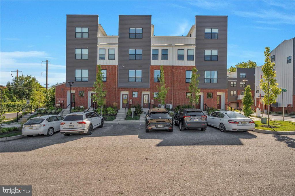 904 RIVERPLACE DR, Conshohocken, PA 19428