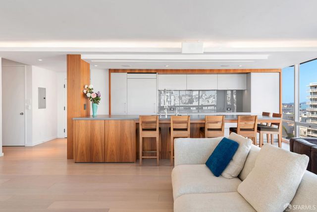 1998 Broadway Street 805, San Francisco, CA 94109