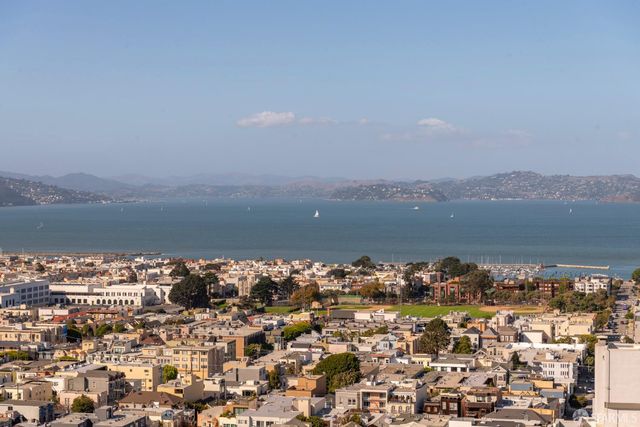 1998 Broadway Street 805, San Francisco, CA 94109
