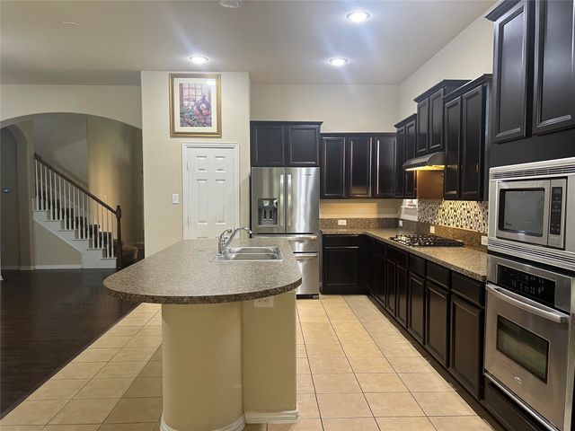 5104 Kestrel Drive, Mesquite, TX 75181