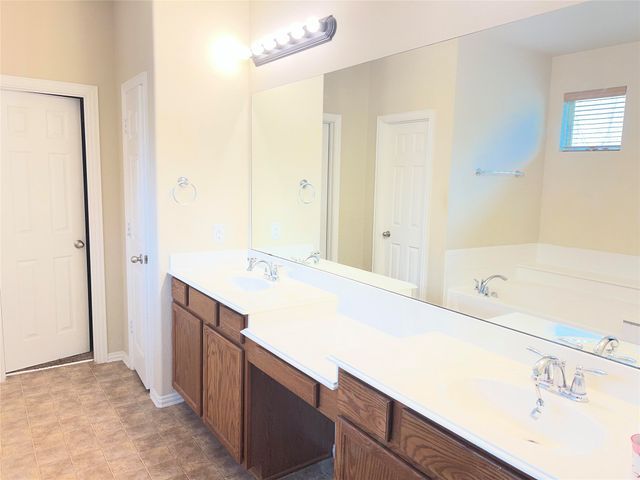 5104 Kestrel Drive, Mesquite, TX 75181