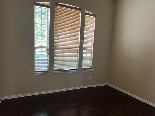 5104 Kestrel Drive, Mesquite, TX 75181