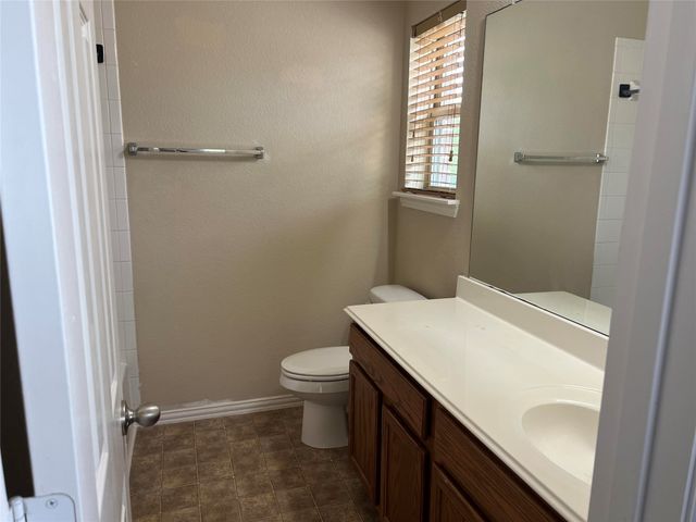 5104 Kestrel Drive, Mesquite, TX 75181