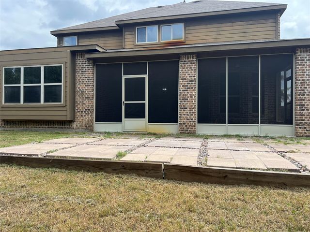 5104 Kestrel Drive, Mesquite, TX 75181