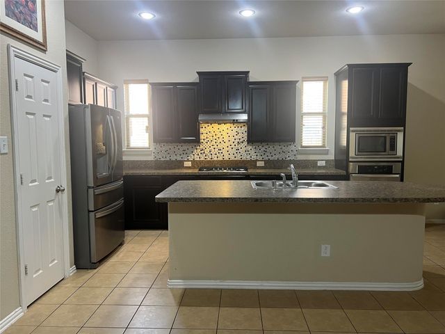 5104 Kestrel Drive, Mesquite, TX 75181