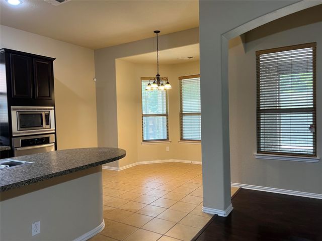 5104 Kestrel Drive, Mesquite, TX 75181
