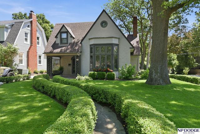 323 S 51 Avenue, Omaha, NE 68132