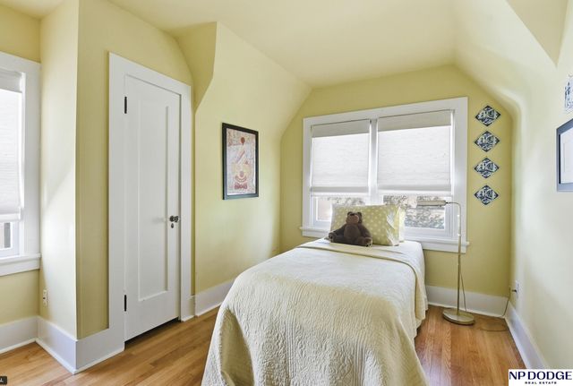 323 S 51 Avenue, Omaha, NE 68132