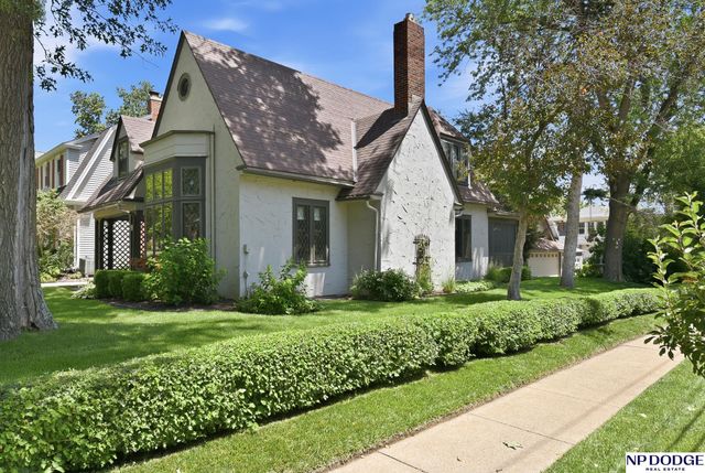323 S 51 Avenue, Omaha, NE 68132