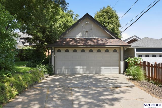 323 S 51 Avenue, Omaha, NE 68132
