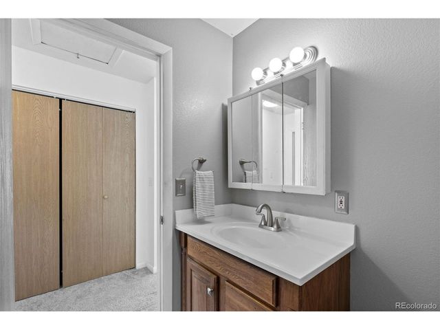 23317 E Saratoga Cir, Aurora, CO 80016