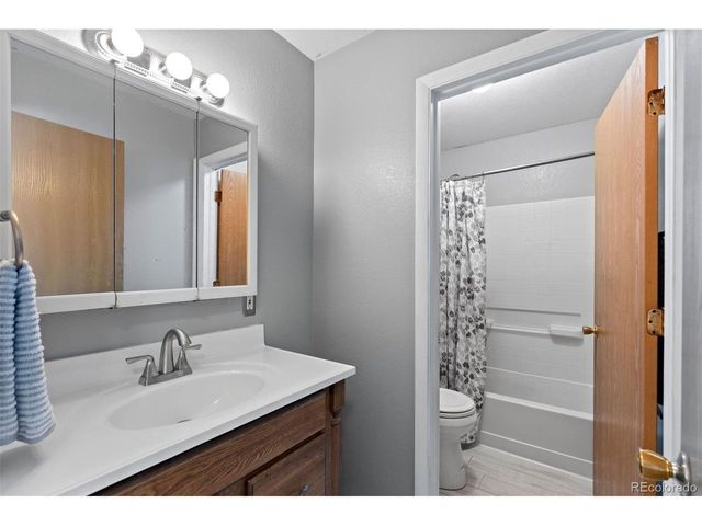 23317 E Saratoga Cir, Aurora, CO 80016