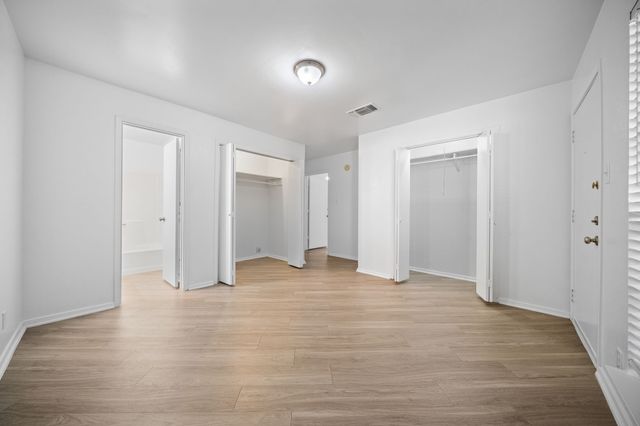 316 E 4th Street A, Arlington, TX 76010