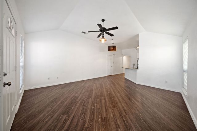 316 E 4th Street A, Arlington, TX 76010