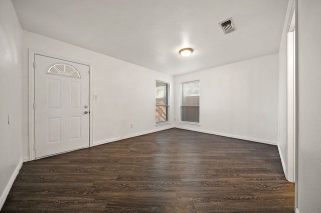 316 E 4th Street A, Arlington, TX 76010