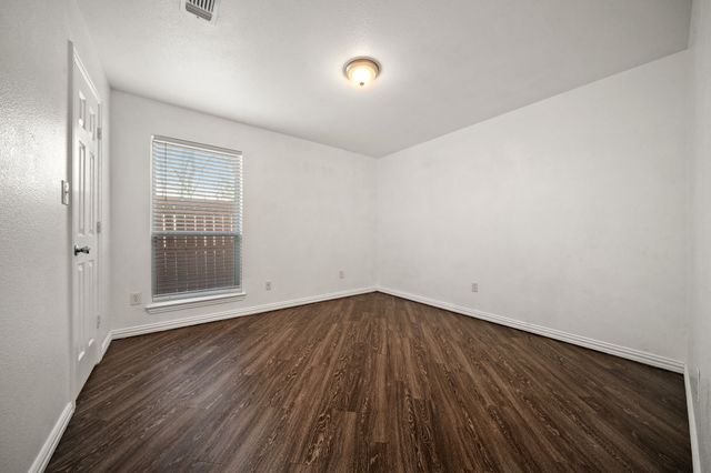 316 E 4th Street A, Arlington, TX 76010