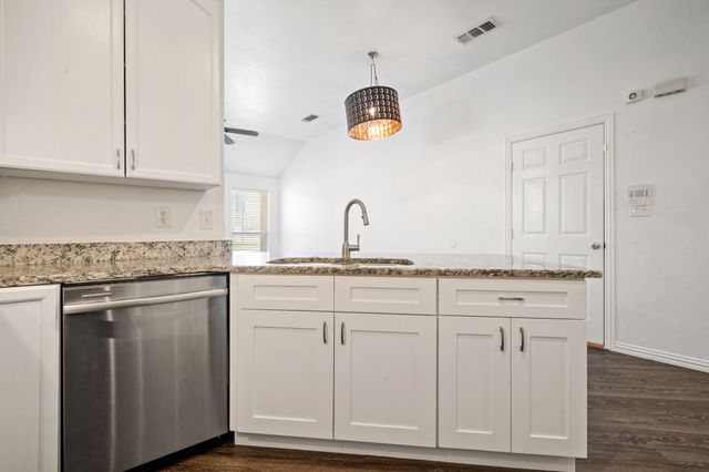 316 E 4th Street A, Arlington, TX 76010