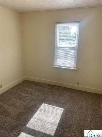 701 Nicollet Avenue, North Mankato, MN 56003