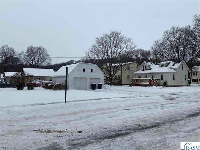 701 Nicollet Avenue, North Mankato, MN 56003