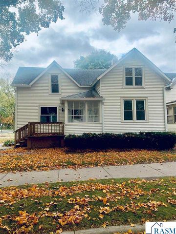 701 Nicollet Avenue, North Mankato, MN 56003