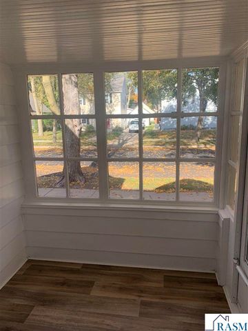 701 Nicollet Avenue, North Mankato, MN 56003