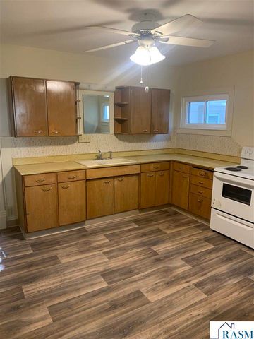 701 Nicollet Avenue, North Mankato, MN 56003