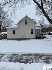 701 Nicollet Avenue, North Mankato, MN 56003