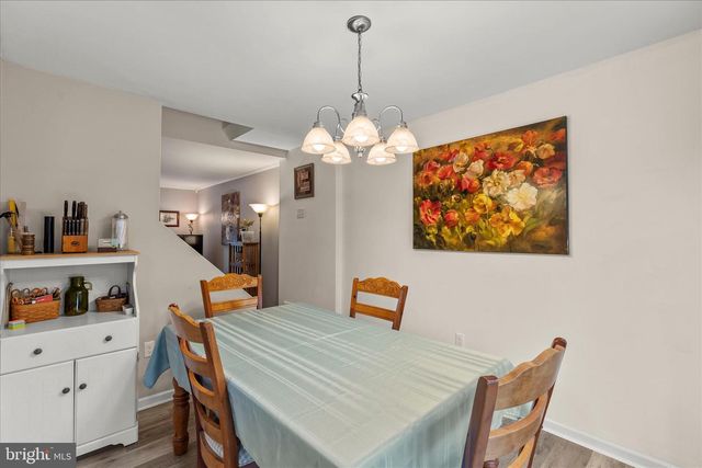 6 PERSIAN LILAC DR, Etters, PA 17319