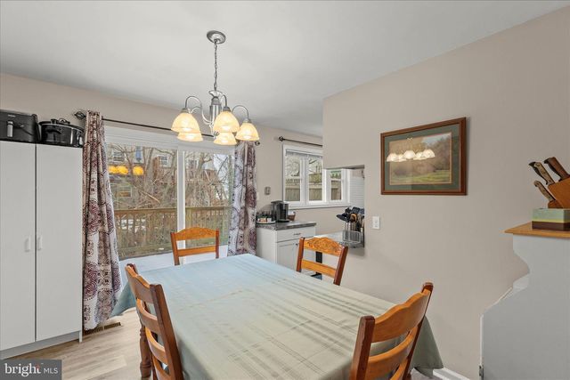 6 PERSIAN LILAC DR, Etters, PA 17319