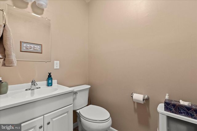 6 PERSIAN LILAC DR, Etters, PA 17319