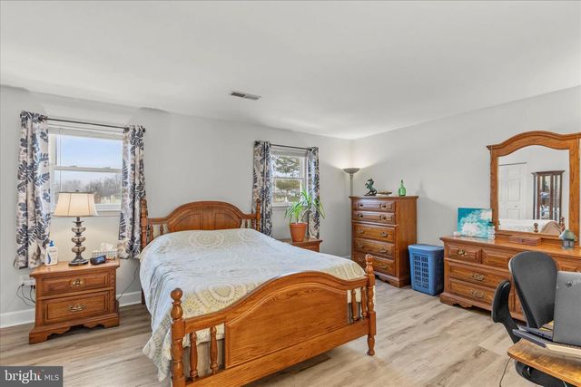 6 PERSIAN LILAC DR, Etters, PA 17319